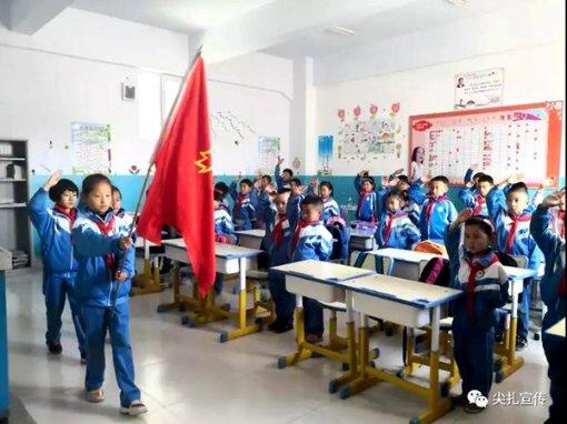 你有哪些「无痛存钱」的办法？年轻人当下该节衣缩食还是享受当下？游戏画面